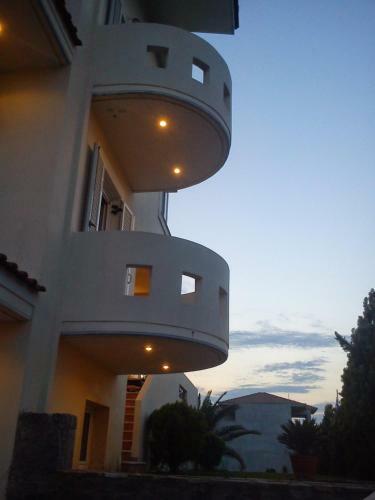 Villa Agiokampos Luxurious Resort