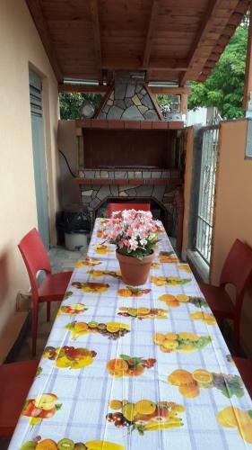 House Dilena Tsimtsiri