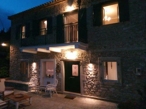 Country House In Manatades