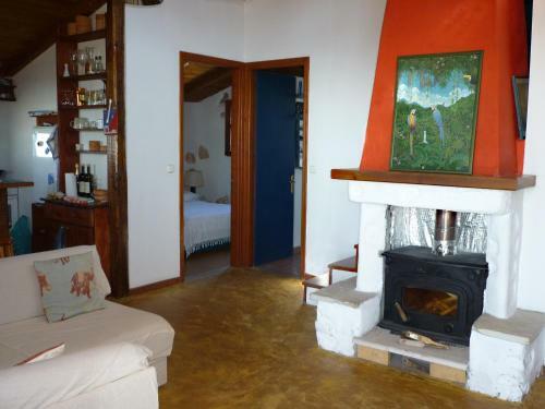 Andraclos House