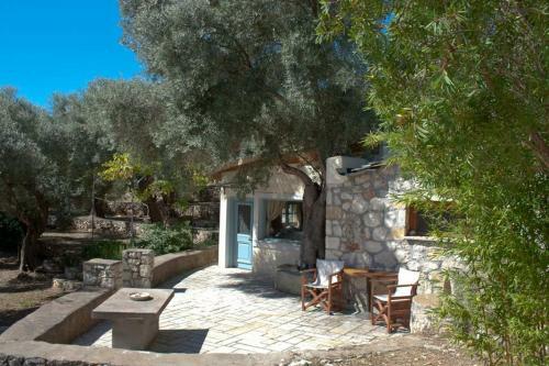 Olive Grove Cottage - Excellent View