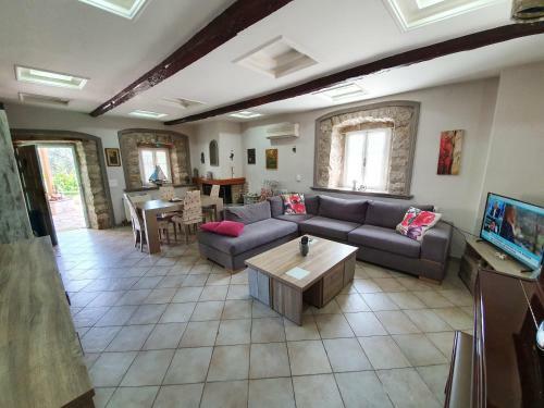 Manolis House