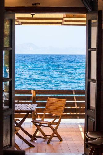 Nisyros White Wave