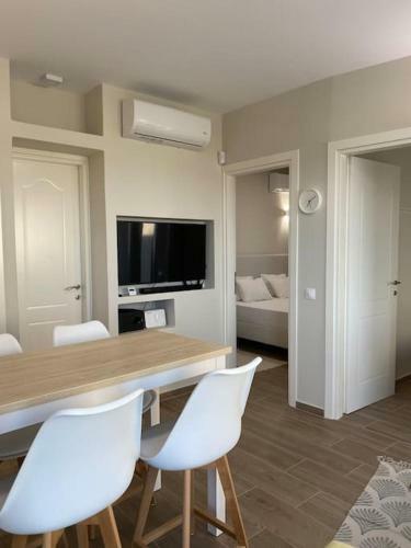Makry-gialos Luxury Seaview Apartment
