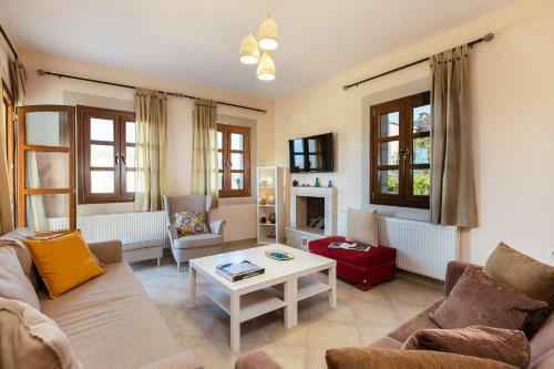 Villa Ilys Home, Country Retreat!