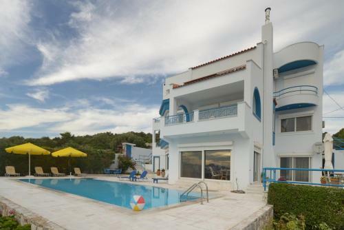 Anemolia Luxurious Villa
