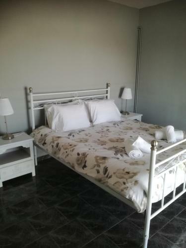 Seven Seas Apartments