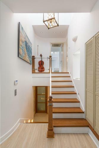 Blueros Luxury Villa