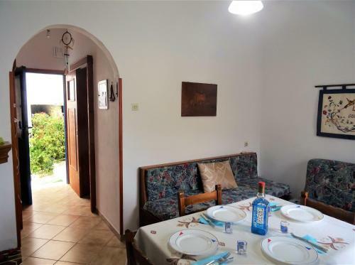 Lionas Seaside Retreat