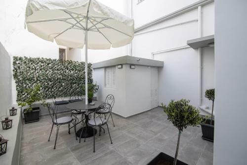 Citizen Apartments