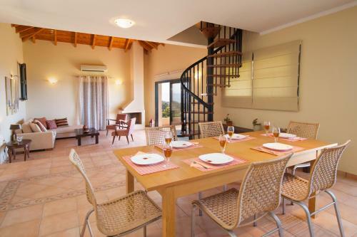 Sea View Antigone's Villa With Playground