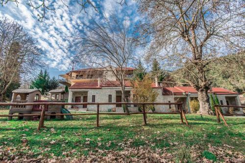 Hostal Mesostrati Guesthouse