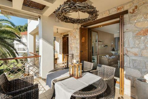 #flh - Vitamin Sea Beachfront Villa, Sithonia