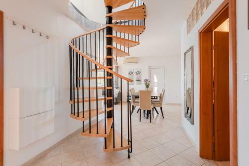 Apartman Traper With Sea View And Private Pool