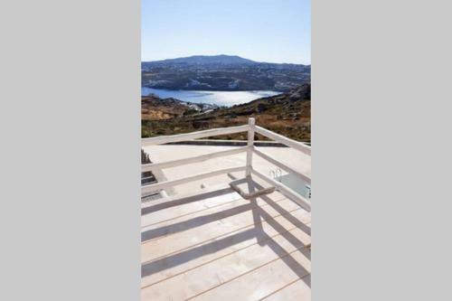 Mykonos Actor?s Villa. 2 Bdrs, Private Mini-pool