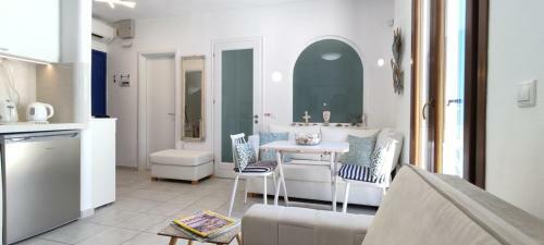 Olive Tree, Mykonos Town 2brm Apartment With Pool