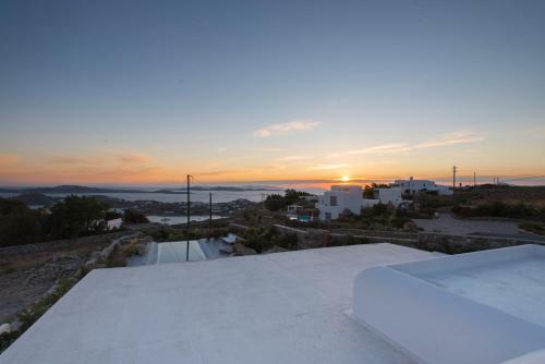 Villa Mykonian Ode With Stunning Sunrise & Sunset Views