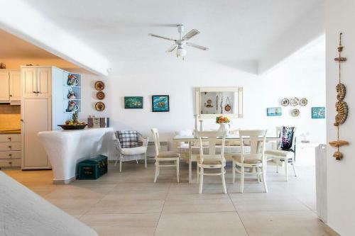 Beachfront Villa Giovanna - Premium Location & Jacuzzi