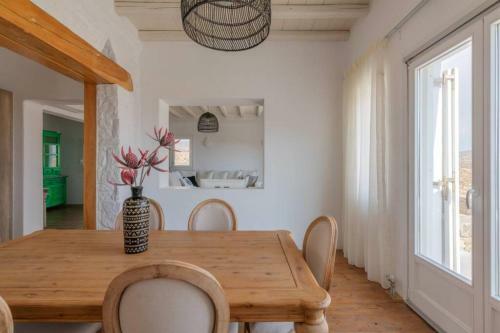 Ryakia Villa, 5 Min Away From Super Paradise Beach