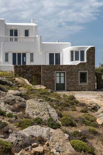 Ryakia Villa, 5 Min Away From Super Paradise Beach