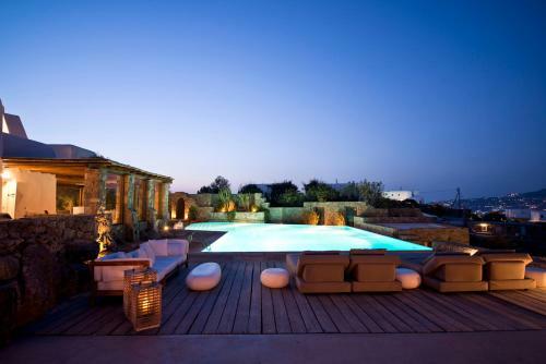 Near Ornos 6-bedroom Villa