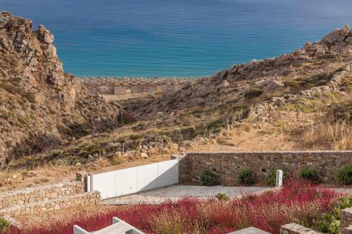 The Mykonist Executive Villa Elia Beach