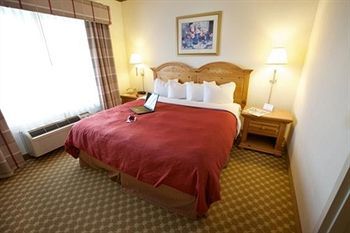 Hotel Lancaster Inn & Suites