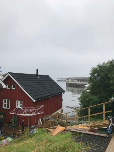 Nora's Waterfront Cabin
