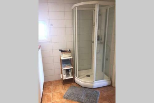 Hus I Rolig Str�k Sentralt I Svolv�r.
