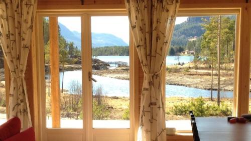 Villa Lakehouse In Norway