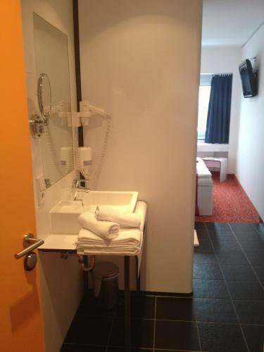 Hb1 Budget Hotel - Contactless Check In