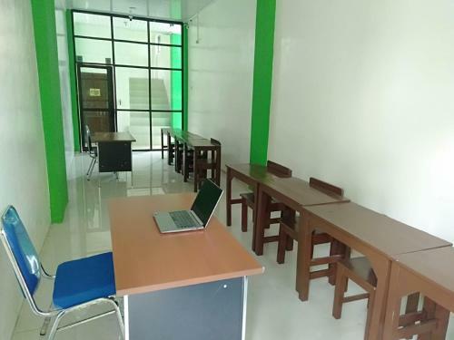 Hotel Oyo 90930 Wisma Hana Hani