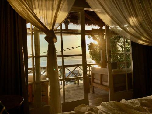 Serenity Luxurious Beachfront Villa & Spa With Private Infinity Pool, 8 Guests