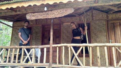 Hostal Bukit Lawang Landak River Guest House