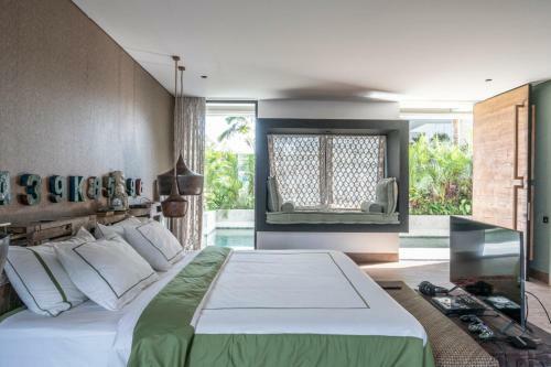 The V House Bali - Luxurious Designer Villa In Canggu