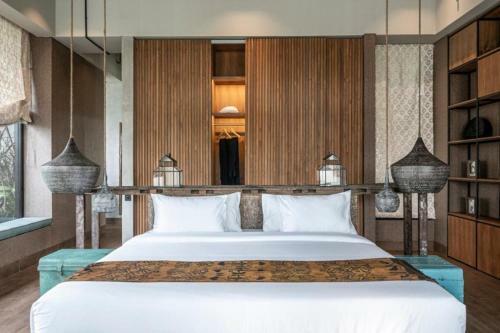 The V House Bali - Luxurious Designer Villa In Canggu