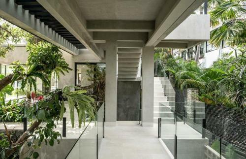The V House Bali - Luxurious Designer Villa In Canggu
