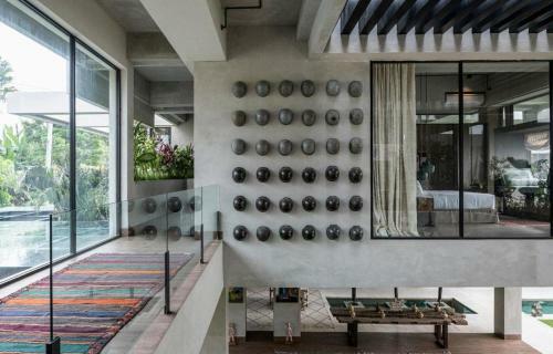 The V House Bali - Luxurious Designer Villa In Canggu