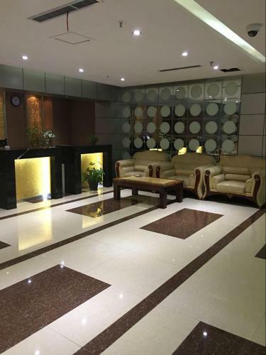 Gloria Plaza Hotel Hangtou