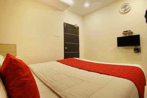 Hotel Oyo Flagship 11531 Sathya Lodge