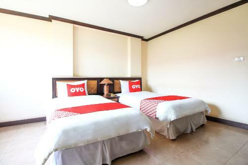 Oyo 383 White Inn Hotel