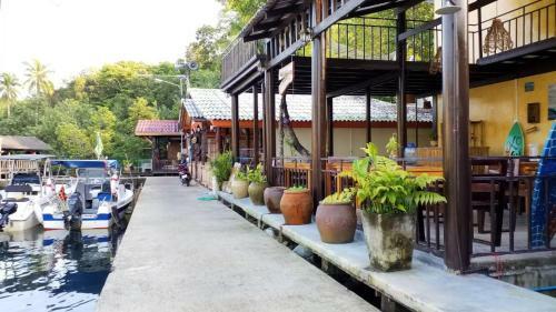 Hostal Baan Rabieng Talay Homestay??????????????? ???????????????