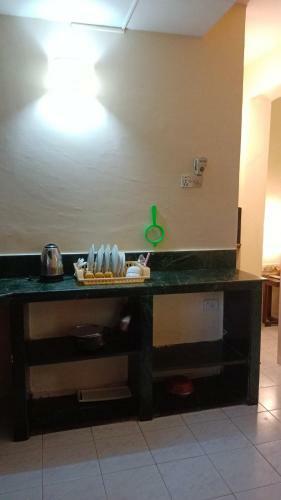Hotel Alanapoolstay