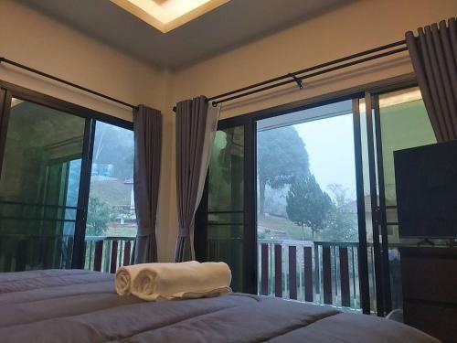 Bed & Breakfast Theroadview Resort