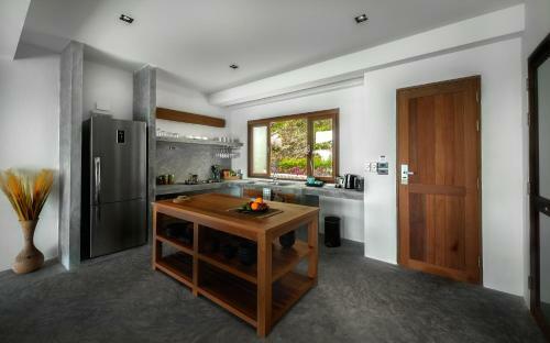 Phandara Luxury Pool Villas