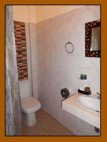 Hostal The Miracle Guesthouse & Diving