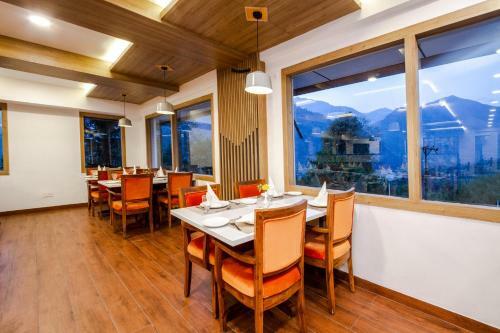 Hotel Anand Vardhan Resorts