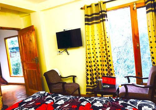 Shashwat Homestay With Garden View