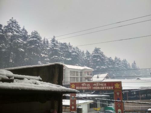 Hotel Snow Mountain Manali