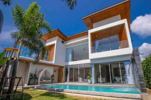 Leyna Phuket Pool Villa, Romantic Beach Getaway